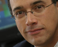 Ministro de Hacienda y Crédito Público. Juan Carlos Echeverrynull
