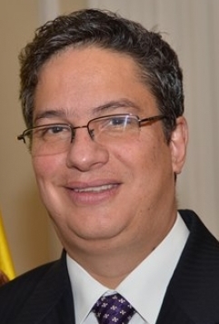 Ministro de Comercio. Industria y Turismo. Santiago Rojasnull